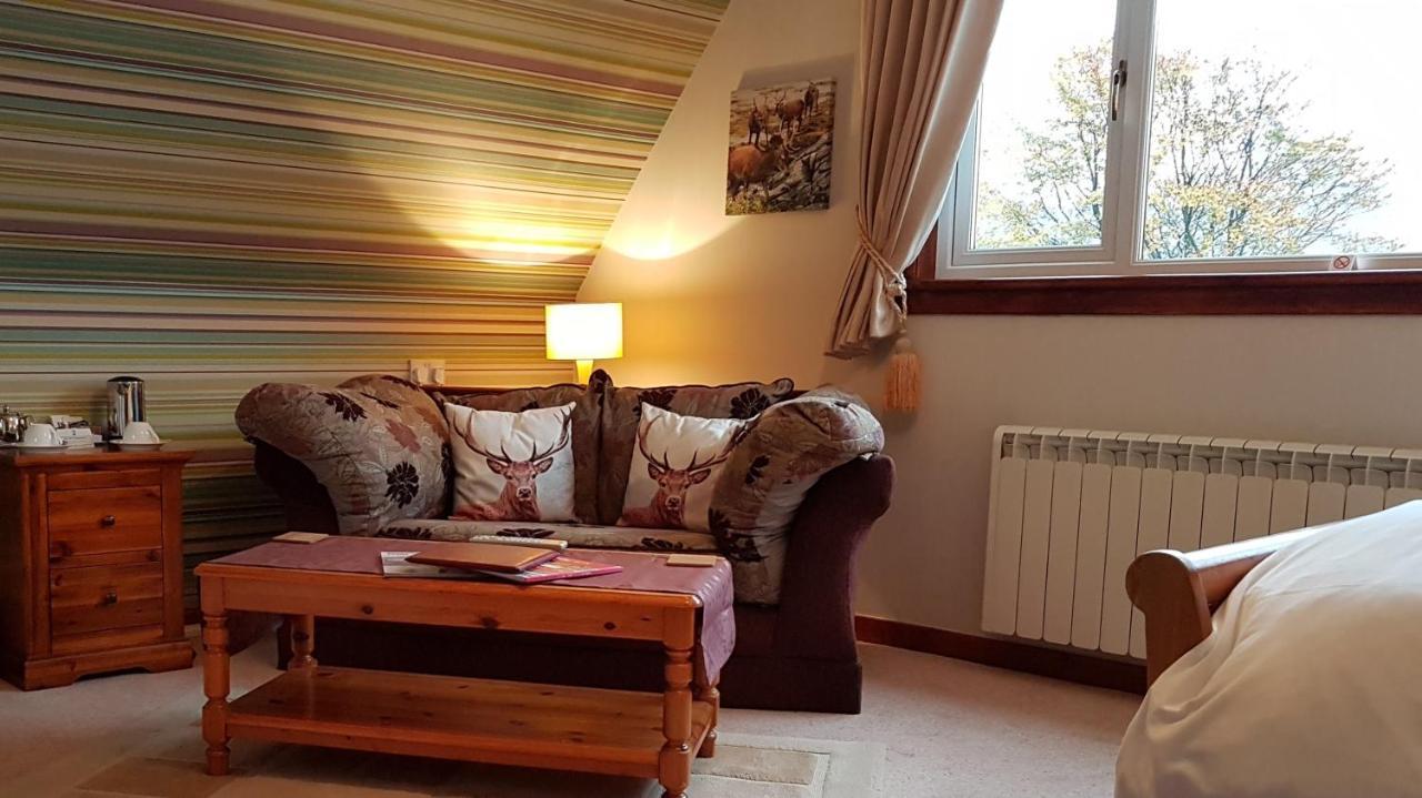 Lochview Guest House Улапул Екстериор снимка