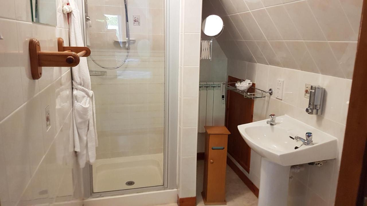 Lochview Guest House Улапул Екстериор снимка